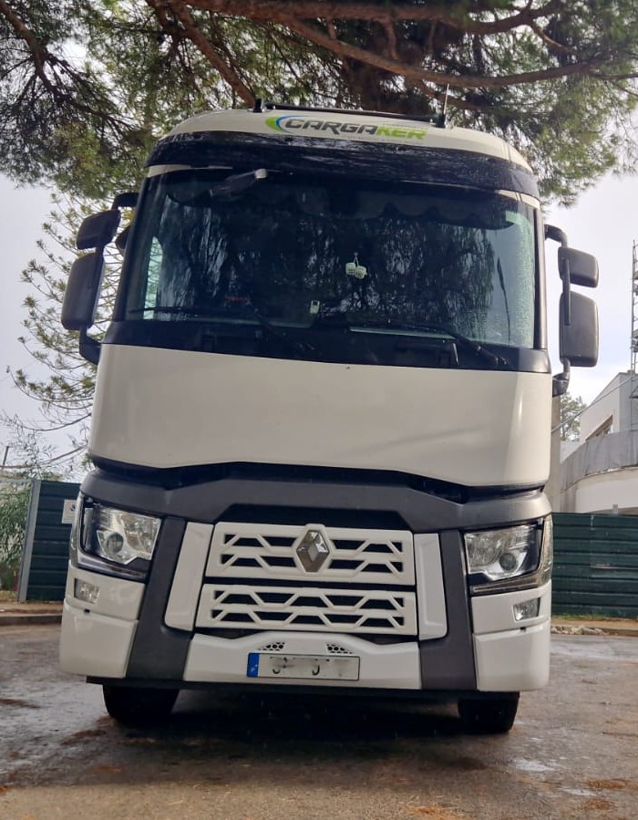 Camião de transporte de materiais de construção CARGAKER